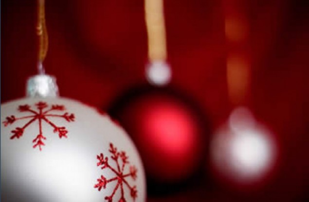 christmas-ornaments-red