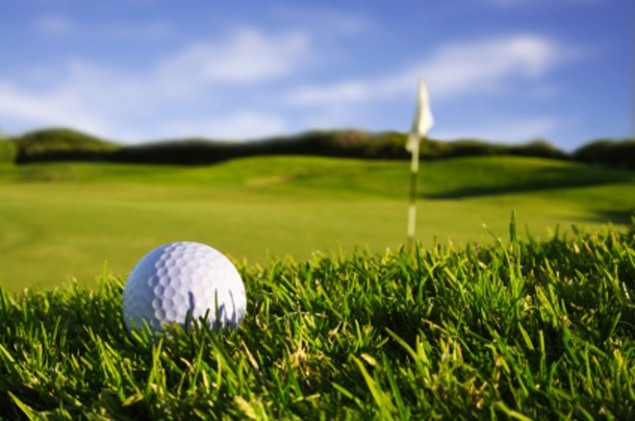 golf-ball-on-course