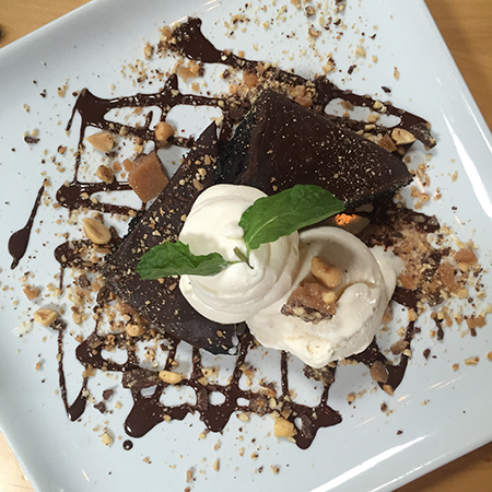 taphouse-kitchen-gluten-free-brownie
