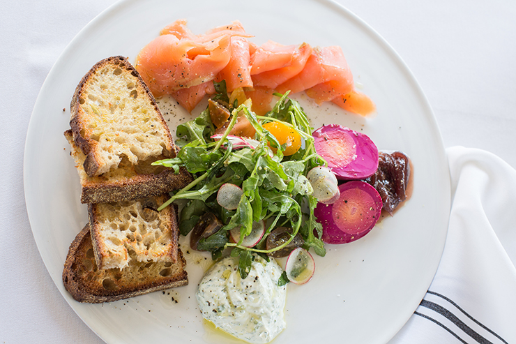 the-house-salmon-brunch