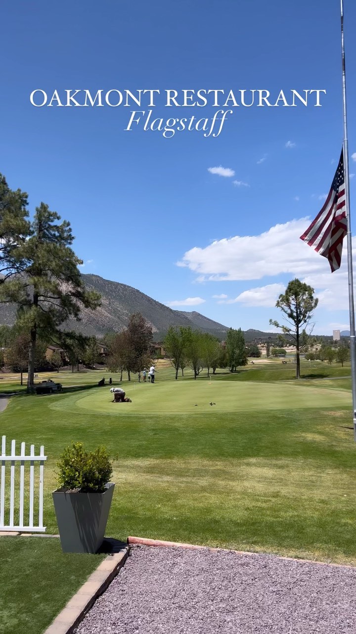 Hosted inside Flagstaff's historic Continental Country Club, @oakmont_flagstaff offers a beautiful large patio overlooking the golf course with a vast menu featuring high quality ingredients and delicious dishes.