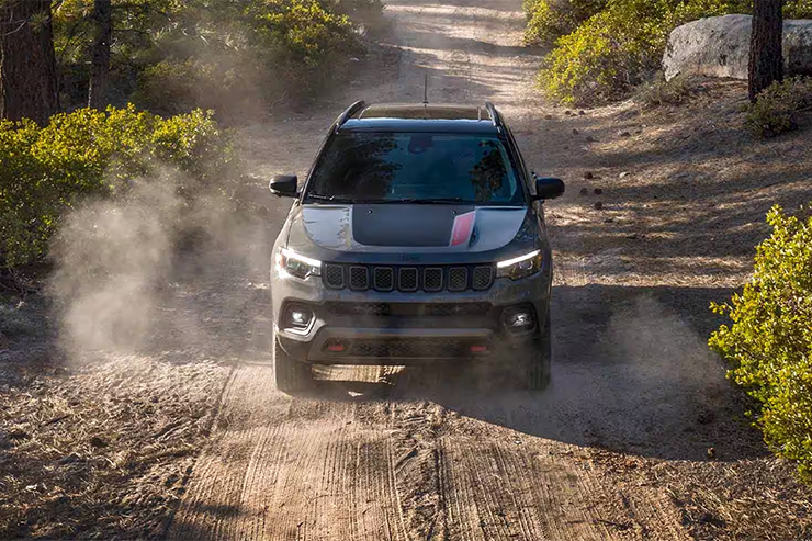 2023-jeep-compass-altitude-4x4-off-roading